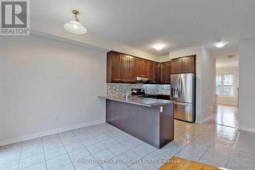 34 Thistle Avenue, Richmond Hill, ON - Indoor Photo Showing Kitchen With Stainless Steel Kitchen