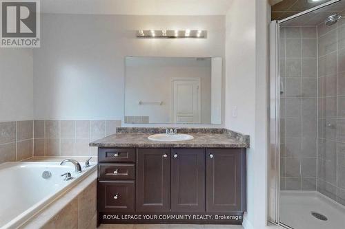 34 Thistle Avenue, Richmond Hill, ON - Indoor Photo Showing Bathroom