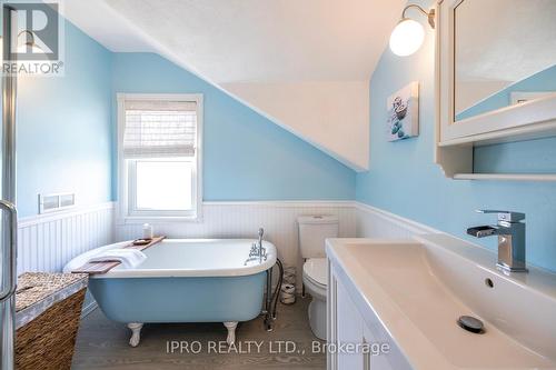 155 Colborne Street, Kawartha Lakes, ON - Indoor Photo Showing Bathroom