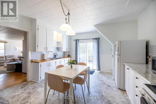 155 Colborne Street, Kawartha Lakes, ON - Indoor Photo Showing Kitchen