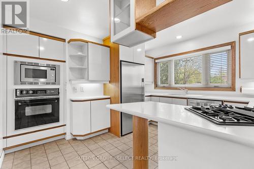 4220 Colonel Talbot Road, London, ON - Indoor Photo Showing Kitchen