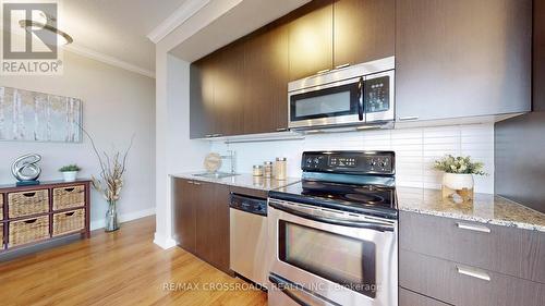 2509 - 23 Sheppard Avenue E, Toronto, ON - Indoor Photo Showing Kitchen