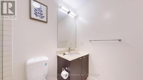 2509 - 23 Sheppard Avenue E, Toronto, ON - Indoor Photo Showing Bathroom