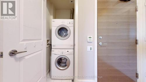 2509 - 23 Sheppard Avenue E, Toronto, ON - Indoor Photo Showing Laundry Room