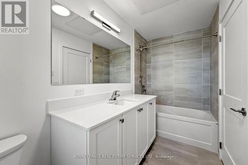 2 - 19 West Street N, Kawartha Lakes, ON - Indoor Photo Showing Bathroom