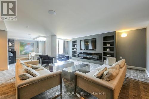Ph11 - 525 Adelaide Street W, Toronto, ON - Indoor Photo Showing Living Room