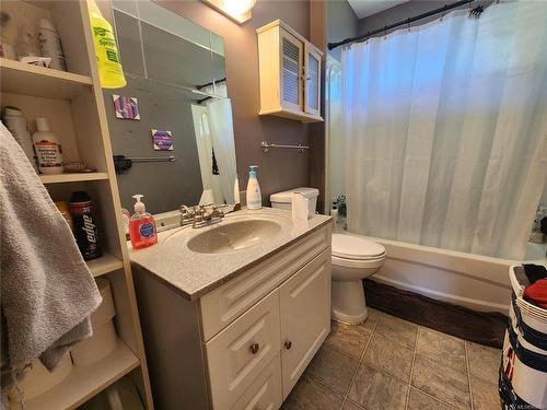 7785 Numas Pl, Port Hardy, BC - Indoor Photo Showing Bathroom