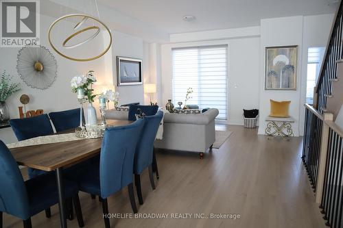 18 Carole Bell Way, Markham, ON - Indoor Photo Showing Dining Room