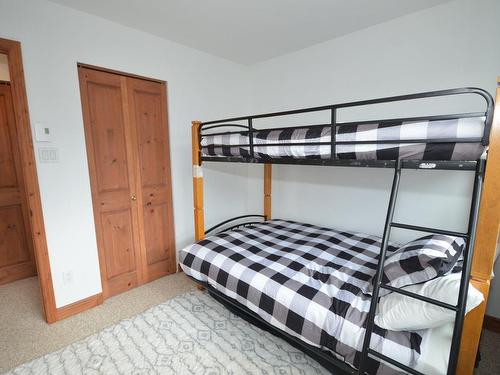 Bedroom - 2A-215 Rue Du Mont-Plaisant, Mont-Tremblant, QC - Indoor Photo Showing Bedroom