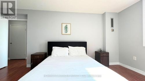 524 - 4060 Lawrence Avenue E, Toronto, ON - Indoor Photo Showing Bedroom
