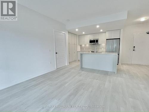 210 - 415 Sea Ray Avenue, Innisfil, ON - Indoor Photo Showing Kitchen