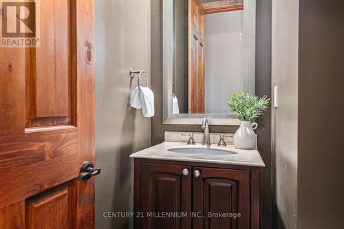 109 Manitou Court, Blue Mountains, ON - Indoor Photo Showing Bathroom