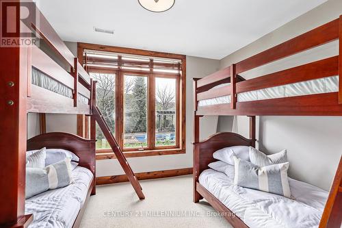 109 Manitou Court, Blue Mountains, ON - Indoor Photo Showing Bedroom