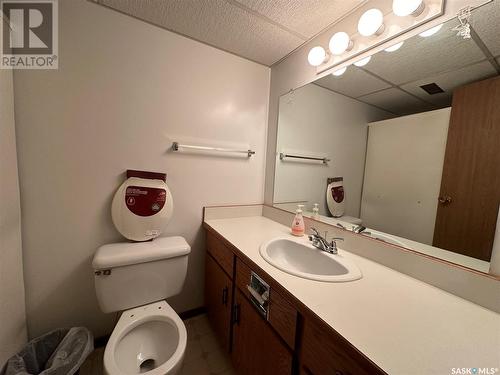 511 2Nd Street Ne, Watson, SK - Indoor Photo Showing Bathroom