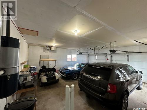 511 2Nd Street Ne, Watson, SK - Indoor Photo Showing Garage