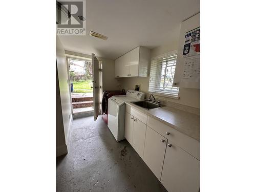 3792 W 18 Avenue, Vancouver, BC - Indoor Photo Showing Laundry Room