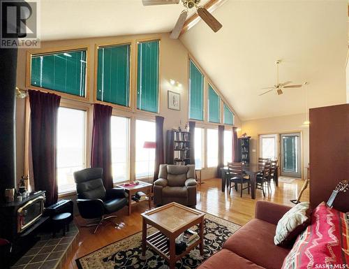 8 Chandler Crescent, Cymri Rm No. 36, SK - Indoor Photo Showing Living Room