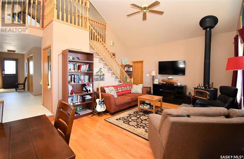 8 Chandler Crescent, Cymri Rm No. 36, SK - Indoor Photo Showing Living Room