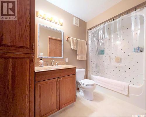 8 Chandler Crescent, Cymri Rm No. 36, SK - Indoor Photo Showing Bathroom