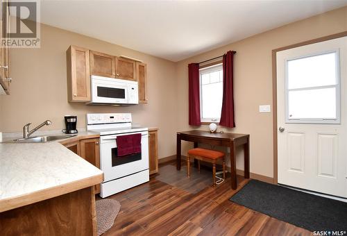 8 Chandler Crescent, Cymri Rm No. 36, SK - Indoor Photo Showing Kitchen