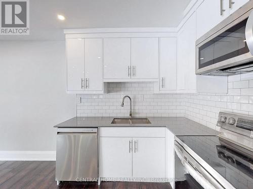 277 Harvie Road, Barrie, ON - Indoor Photo Showing Kitchen With Upgraded Kitchen