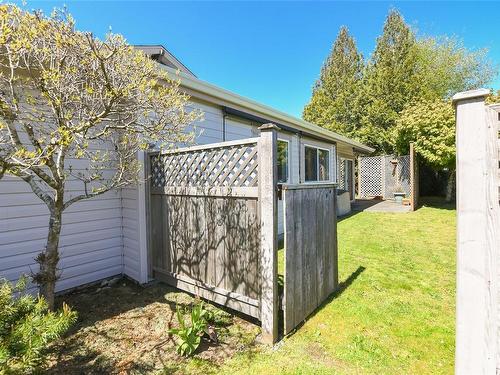 1-950 Braidwood Rd, Courtenay, BC - Outdoor With Exterior