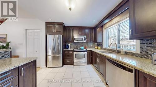 33 Glebemount Avenue, Toronto, ON - Indoor Photo Showing Kitchen With Upgraded Kitchen
