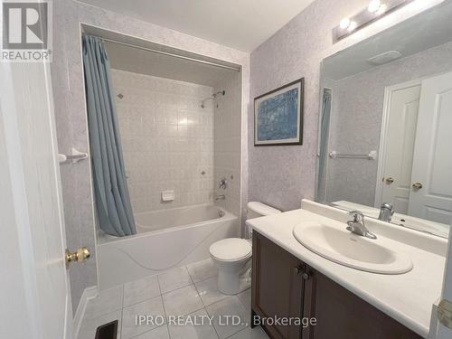 5320 Snowbird Court, Mississauga, ON - Indoor Photo Showing Bathroom