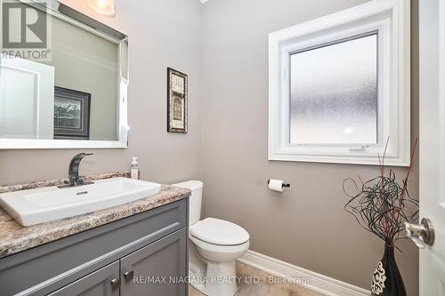231 South Pelham Road, Welland, ON - Indoor Photo Showing Bathroom