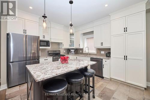 231 South Pelham Road, Welland, ON - Indoor Photo Showing Kitchen With Upgraded Kitchen