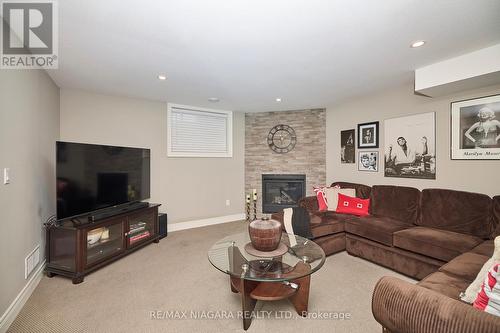231 South Pelham Road, Welland, ON - Indoor Photo Showing Living Room With Fireplace