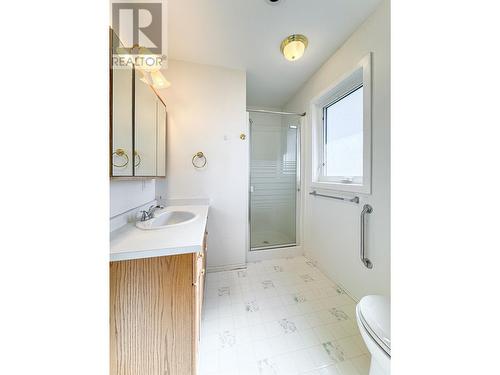 4718 Scott Avenue, Terrace, BC - Indoor Photo Showing Bathroom