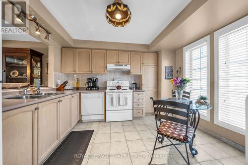 21 - 1336 Upper Sherman Avenue, Hamilton, ON - Indoor Photo Showing Kitchen With Double Sink