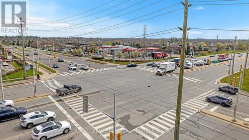 318 - 509 Dundas Street W, Oakville, ON - Outdoor With View