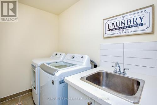 125 Connell Drive, Georgina, ON - Indoor Photo Showing Laundry Room