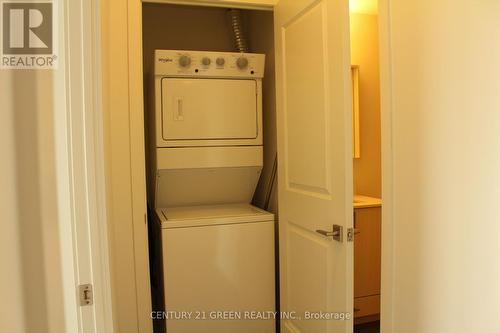 1810 - 4655 Glen Erin Drive, Mississauga, ON - Indoor Photo Showing Laundry Room