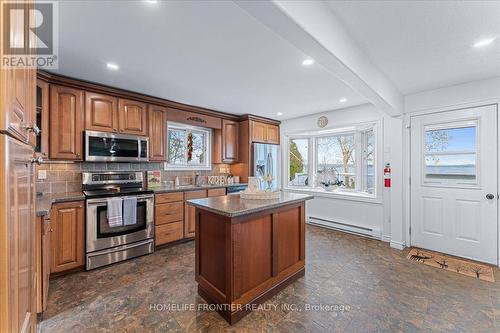 6 Lakeview Park Road, Kawartha Lakes, ON - Indoor Photo Showing Kitchen