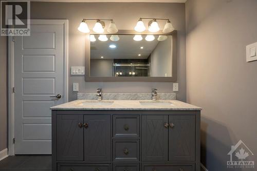 3253 Riverside Drive, Ottawa, ON - Indoor Photo Showing Bathroom