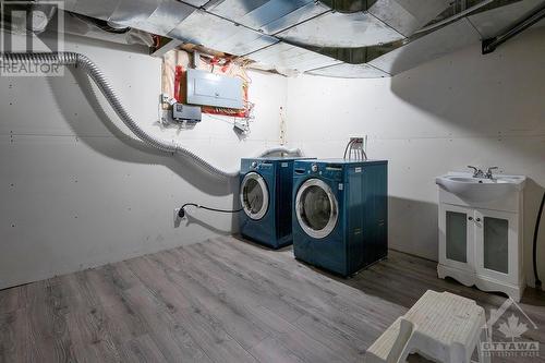 3253 Riverside Drive, Ottawa, ON - Indoor Photo Showing Laundry Room