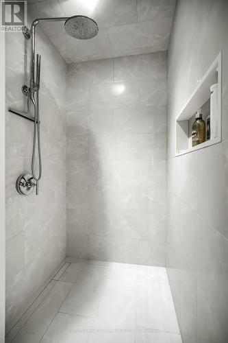 412 - 1 Strathgowan Avenue, Toronto, ON - Indoor Photo Showing Bathroom