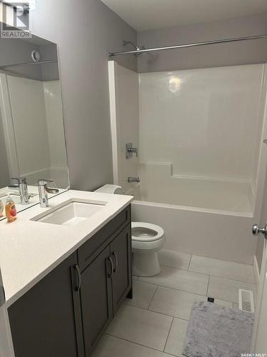 22 254 Brighton Gate, Saskatoon, SK - Indoor Photo Showing Bathroom