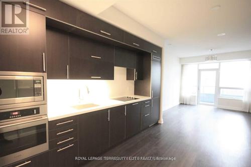 307 - 2 Anndale Drive, Toronto, ON - Indoor Photo Showing Kitchen With Upgraded Kitchen