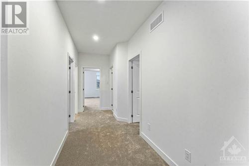 Upper hallway - 705 Rosales Ridge, Ottawa, ON - Indoor Photo Showing Other Room