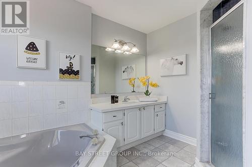 1044 Sandcliff Drive, Oshawa, ON - Indoor Photo Showing Bathroom