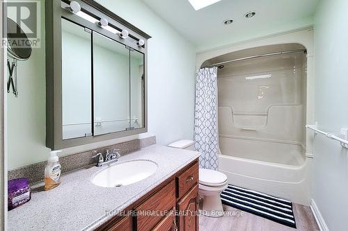 95 Haldimand County 17 Road, Haldimand, ON - Indoor Photo Showing Bathroom