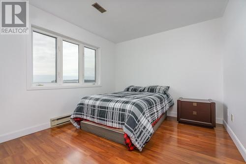 6811 St Louis Point Road, Summerstown, ON - Indoor Photo Showing Bedroom