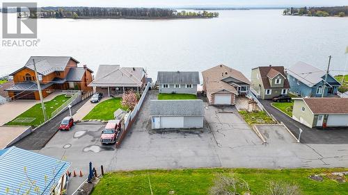 6811 St Louis Point Road, Summerstown, ON - Outdoor