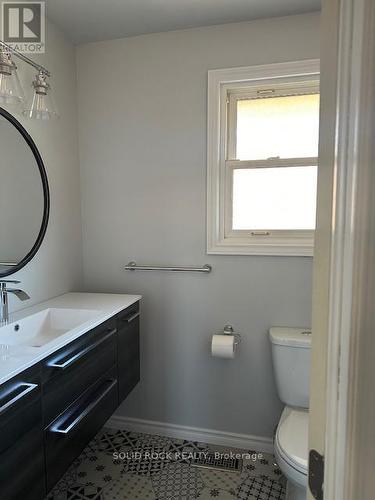 1210 Homuth Avenue, Cambridge, ON - Indoor Photo Showing Bathroom