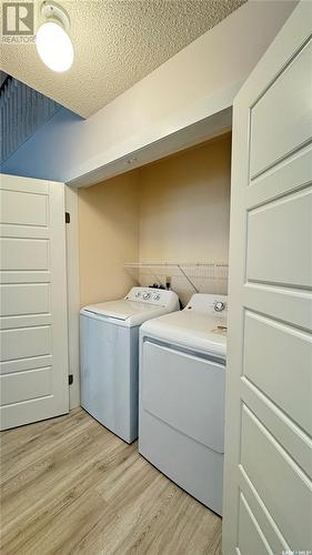 10 2-1275 Aaro Avenue, Elbow, SK - Indoor Photo Showing Laundry Room