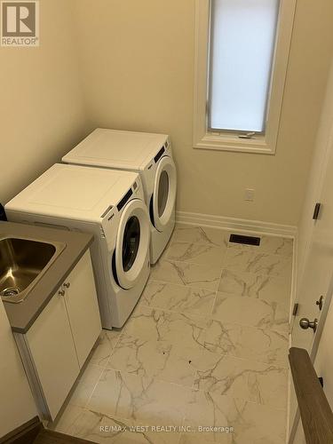 130 Connell Drive, Georgina, ON - Indoor Photo Showing Laundry Room